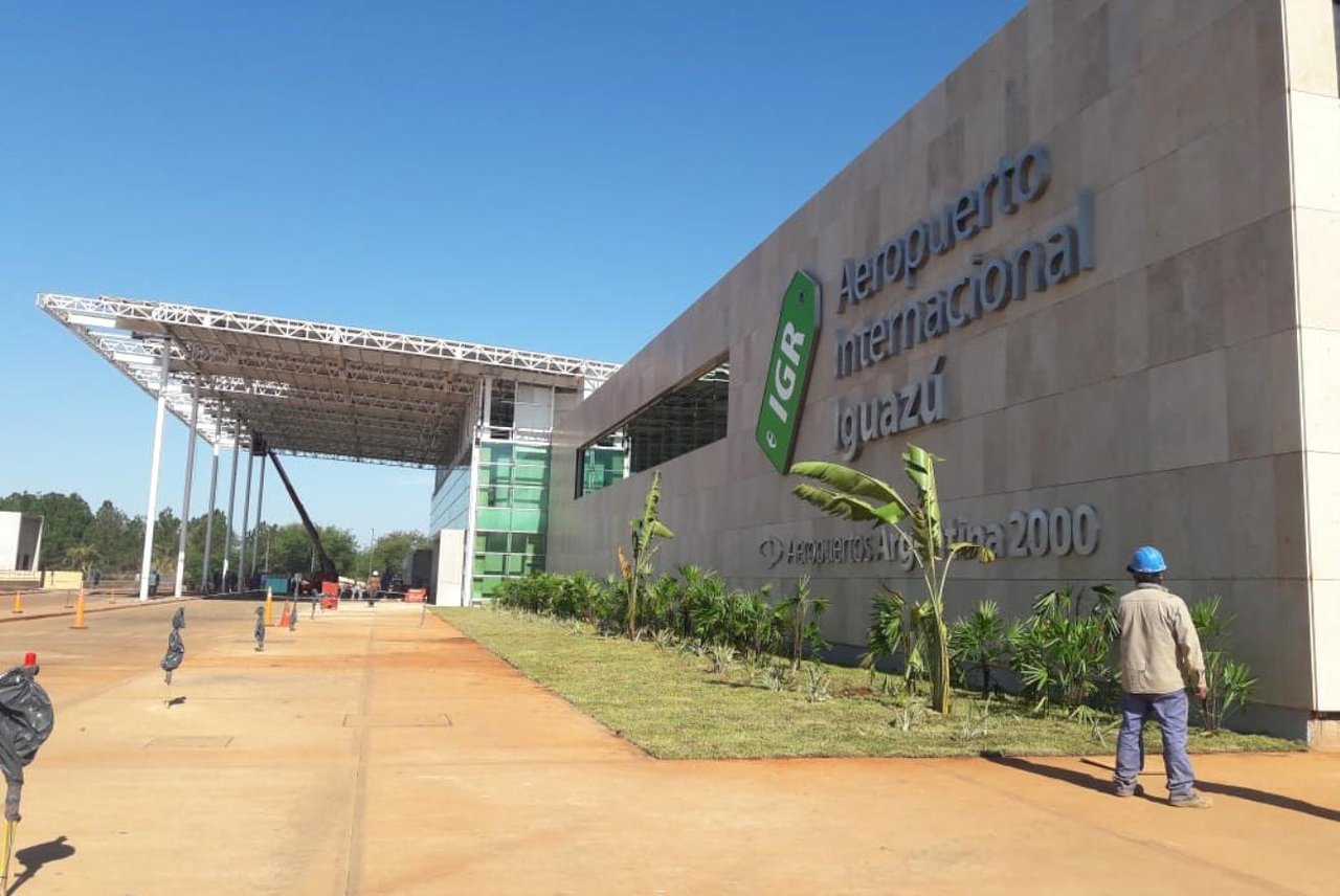 TRANSFER OUT "PUERTO IGUAZÚ" TO "AIRPORT CATARATAS DEL IGUAZÚ" Tour